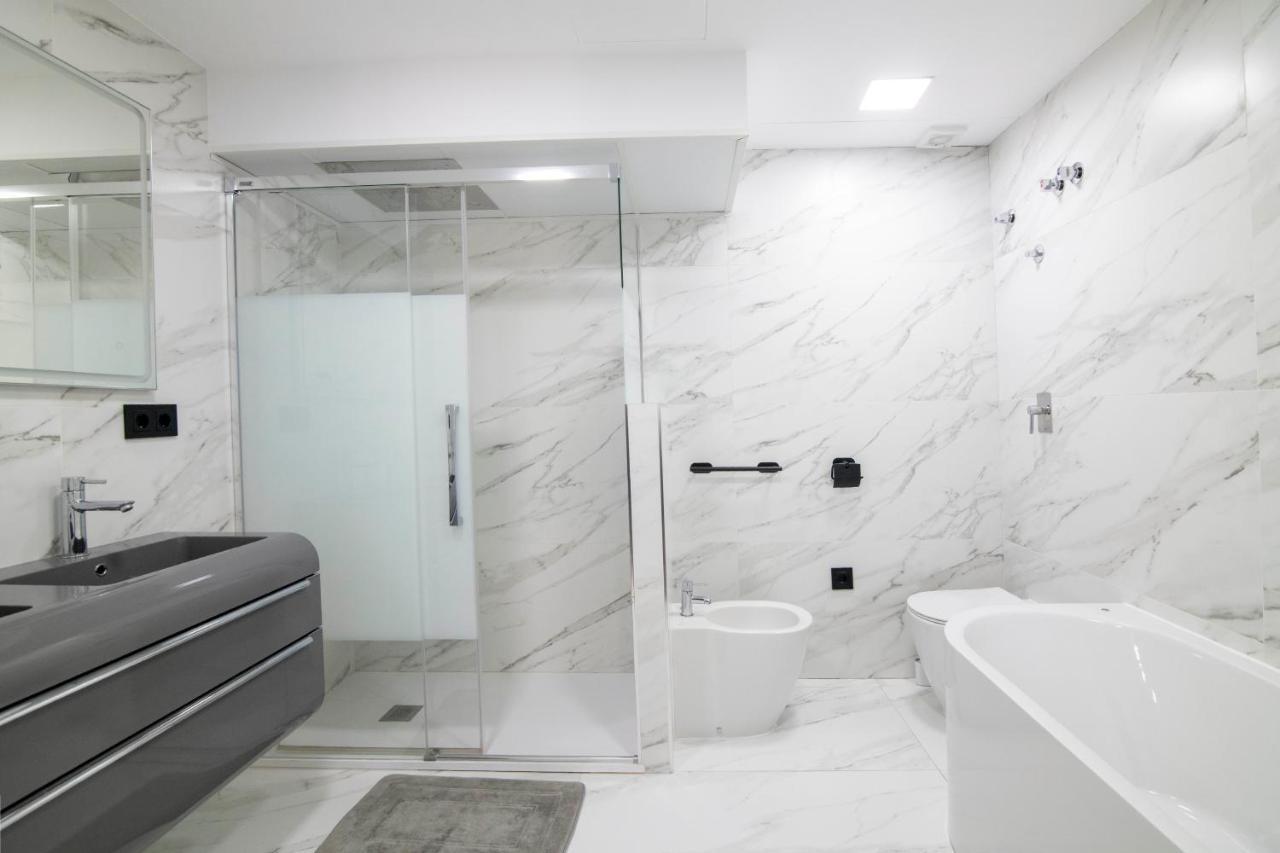 Playa Del Duque Apartment Ocean Club 1 マルベーリャ エクステリア 写真