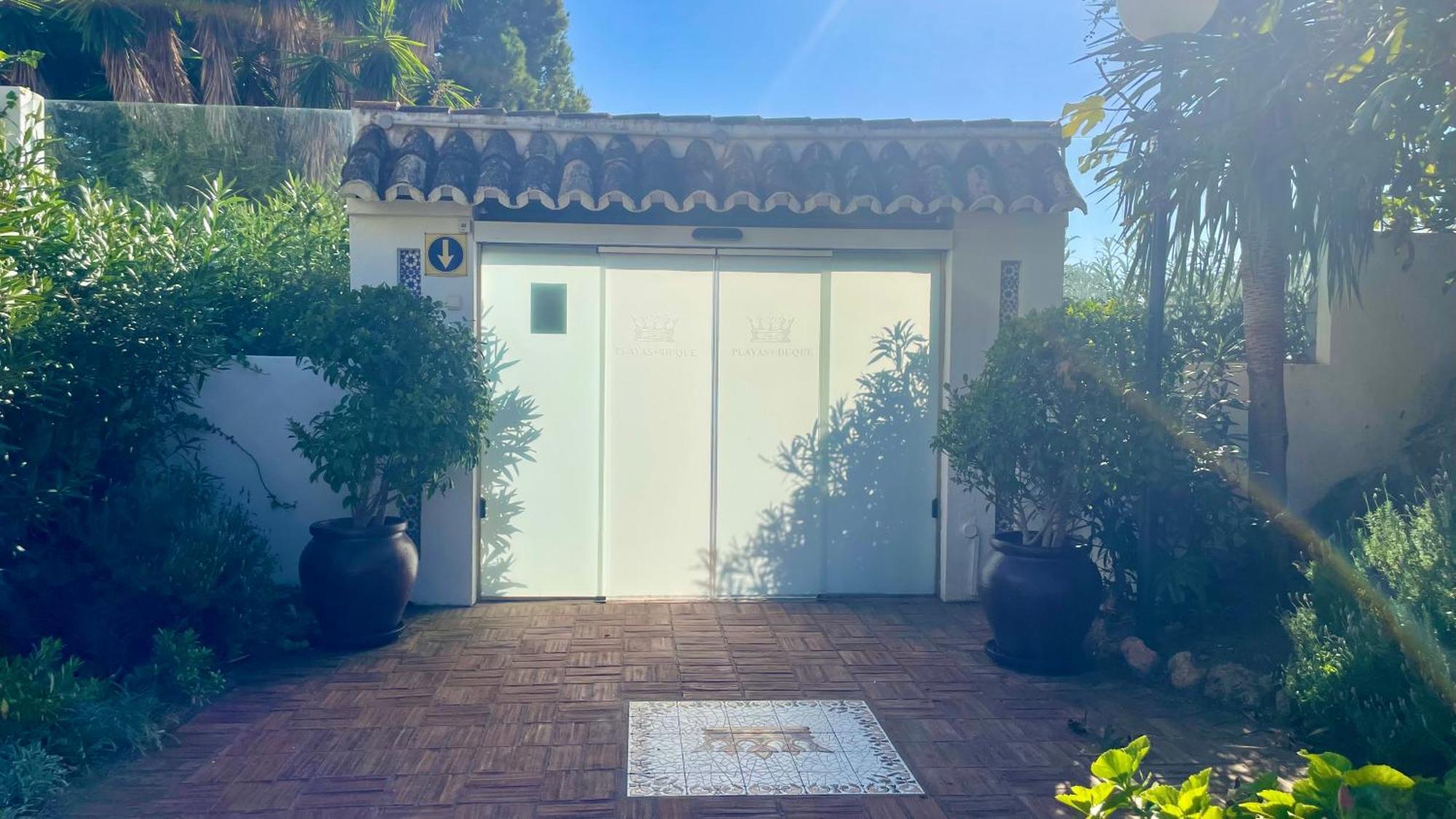 Playa Del Duque Apartment Ocean Club 1 マルベーリャ エクステリア 写真